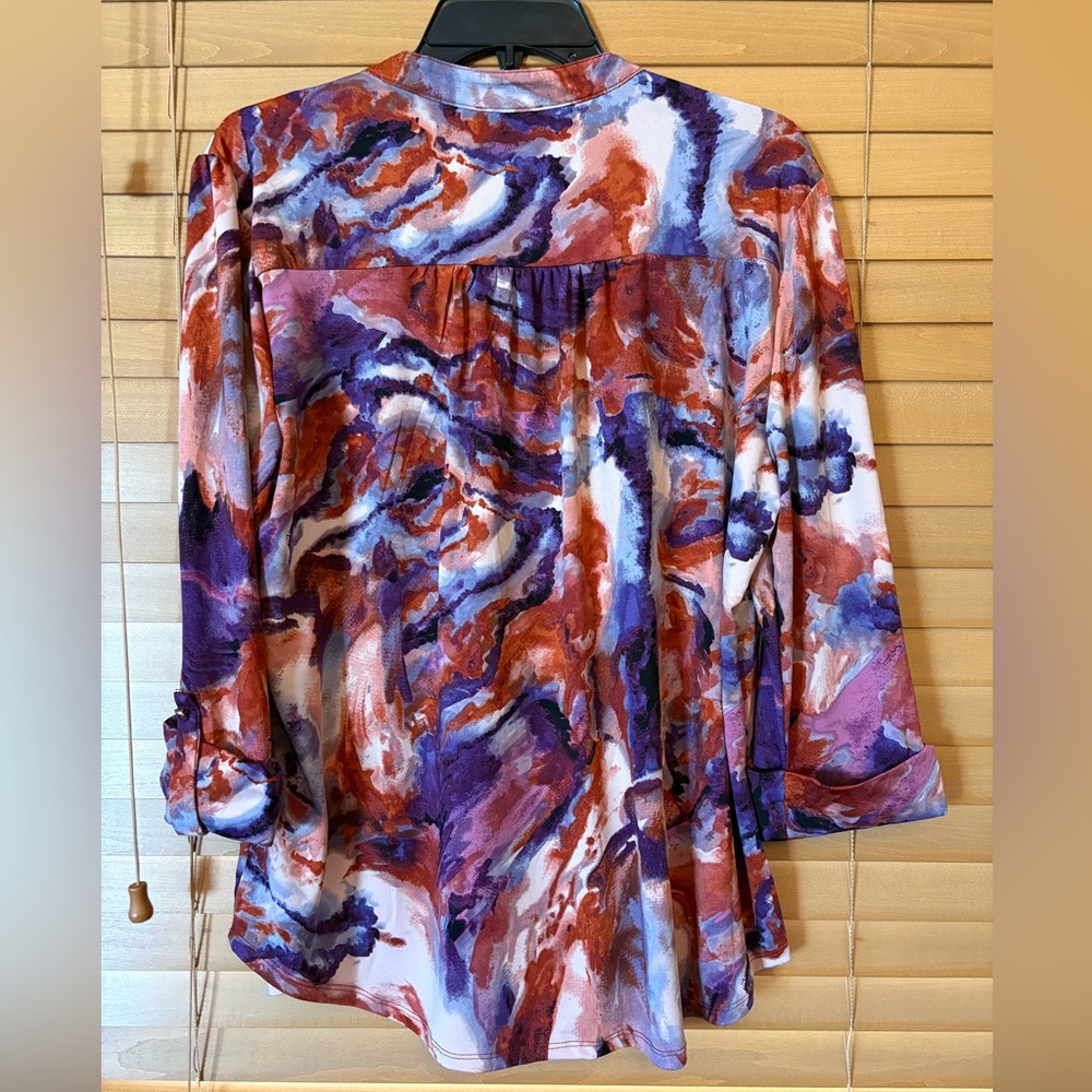Ava & Grace NWT Purple Red Graphic Blouse with Mandarin Collar. Size PXL - Picture 4 of 9